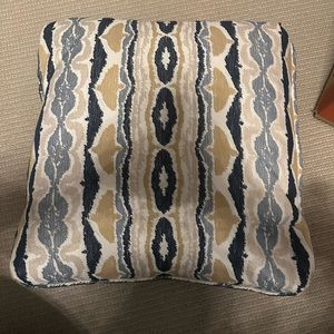 Accent pillows (set of 2)